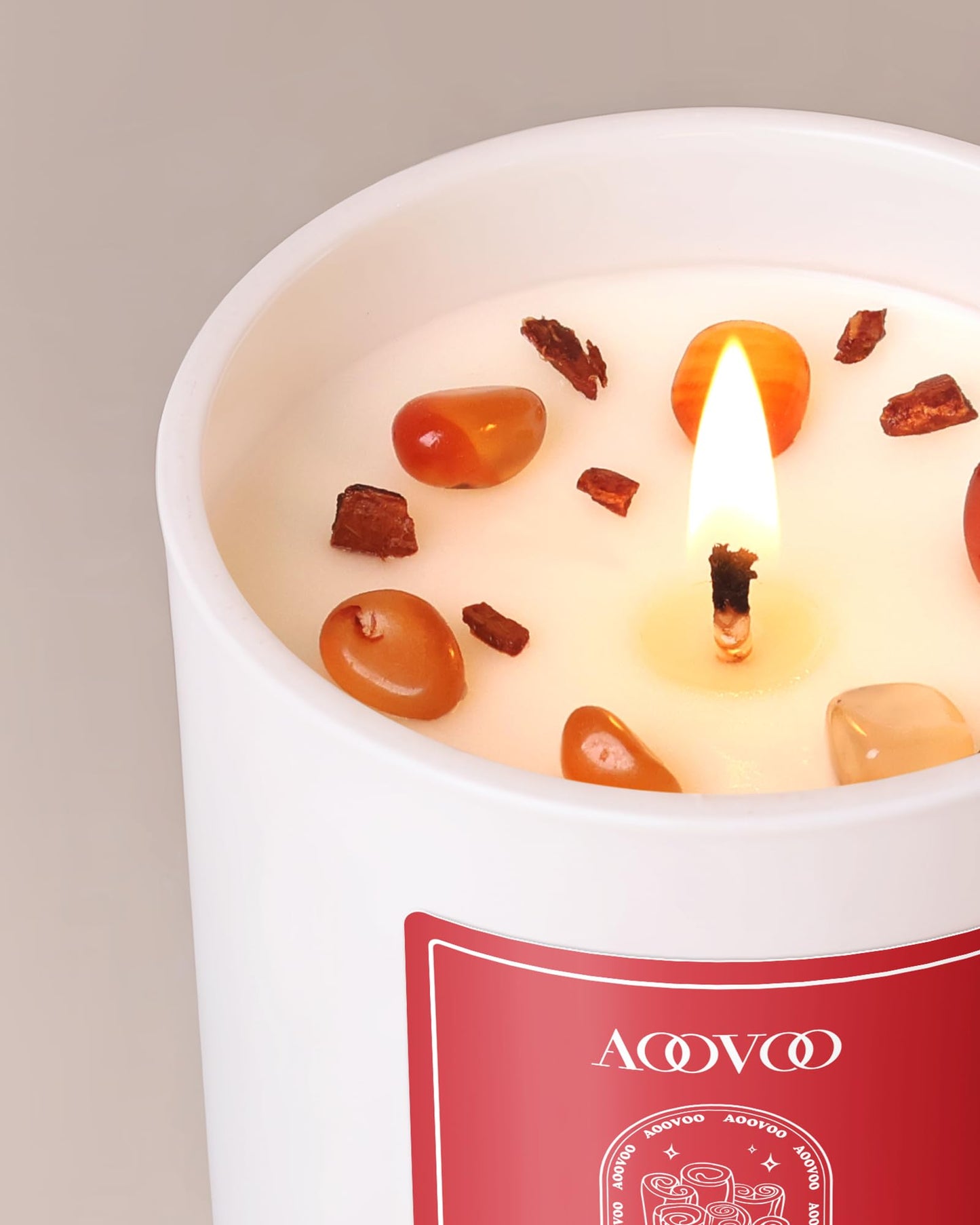 AOOVOO Cinnamon Scented Candle for Women – 7oz Soy Aromatherapy Candle with Crystals Inside | Gift for Women & Mom